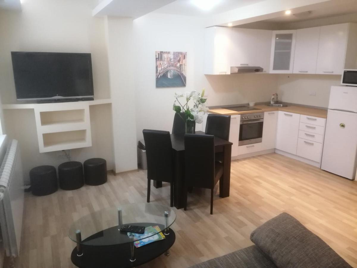 Belgrade Nights Apartment ภายนอก รูปภาพ