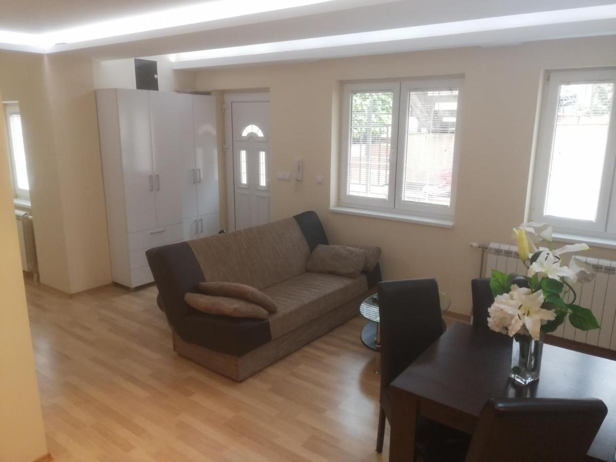 Belgrade Nights Apartment ภายนอก รูปภาพ